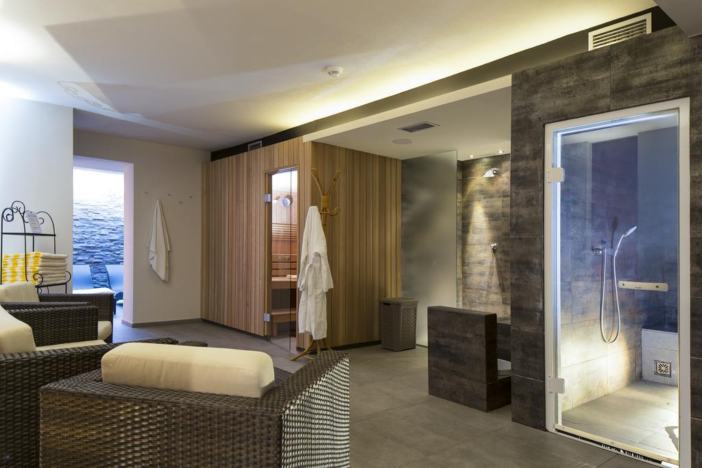 Hotel Krondlhof Brunico Bagian luar foto
