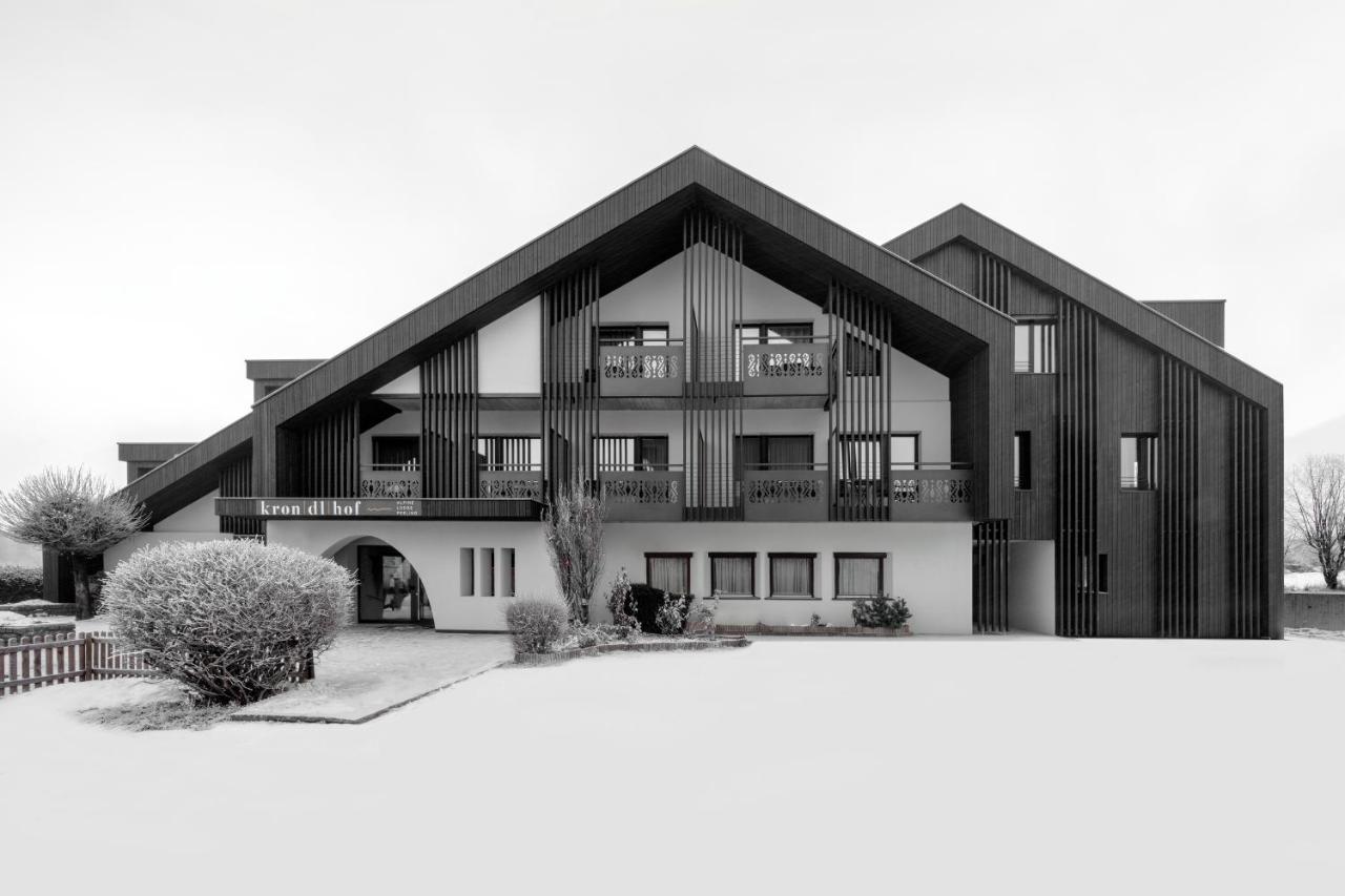 Hotel Krondlhof Brunico Bagian luar foto